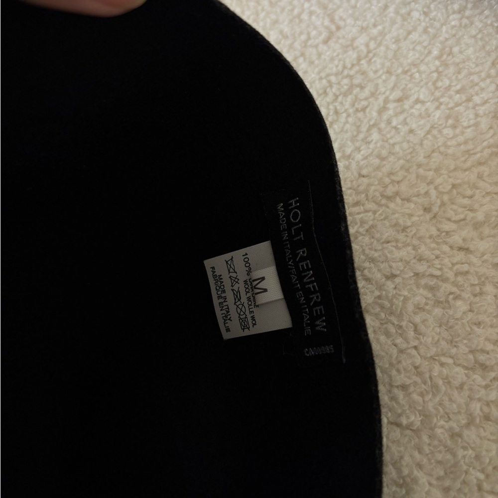 HOLT RENFREW Wool Hat - Picture 3 of 3